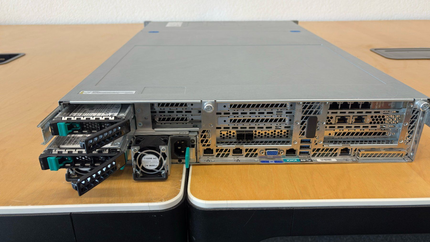 Intel Server: Intel Rackserver Xeon E5 v4, 128GB RAM (1/3) – Gebraucht aus Volketswil von appmac67 8