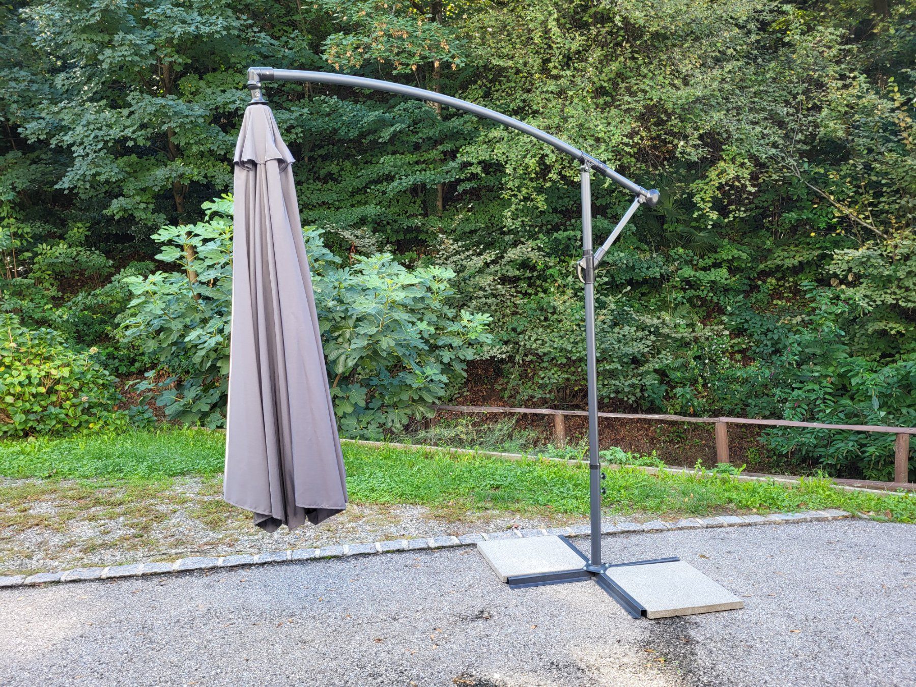 Ombrelloni: Sonnenschirm 350cm – Usato da Bellinzona venduto da bug_cbd6 3