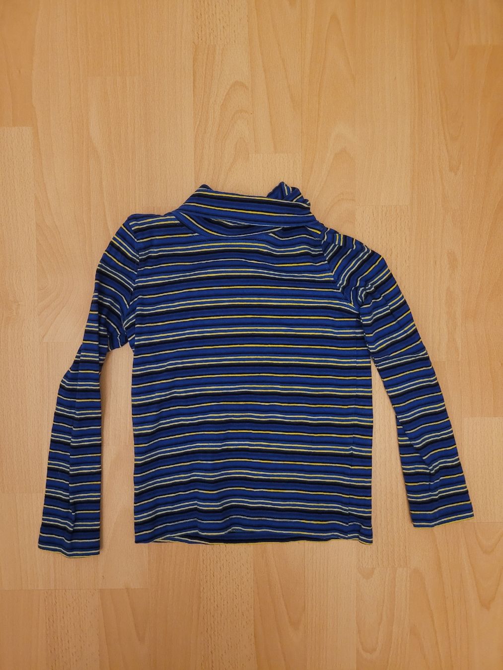 Pulls et sweat-shirts: Pullover gr. 110/116 – D'occasion à Inwil par Flower2325