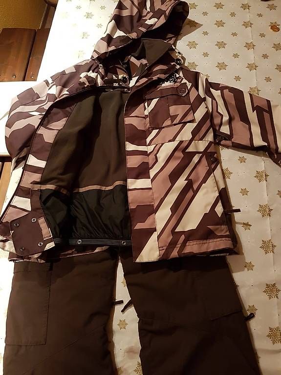 Skis: Ski Bekleidung O'NEILL – Gebraucht aus Nürensdorf von conceicao74