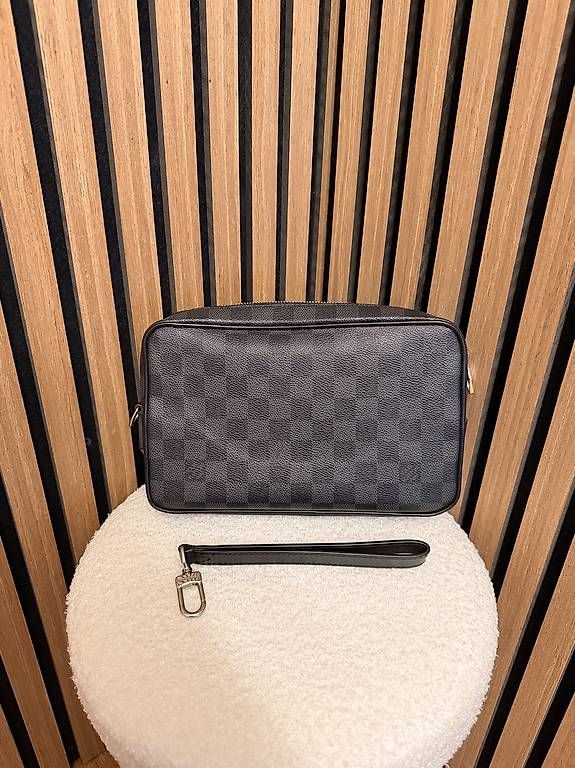 Taschen für Damen: Louis Vuitton Pochette Kasai – Gebraucht aus Bülach von ale_52ph 3