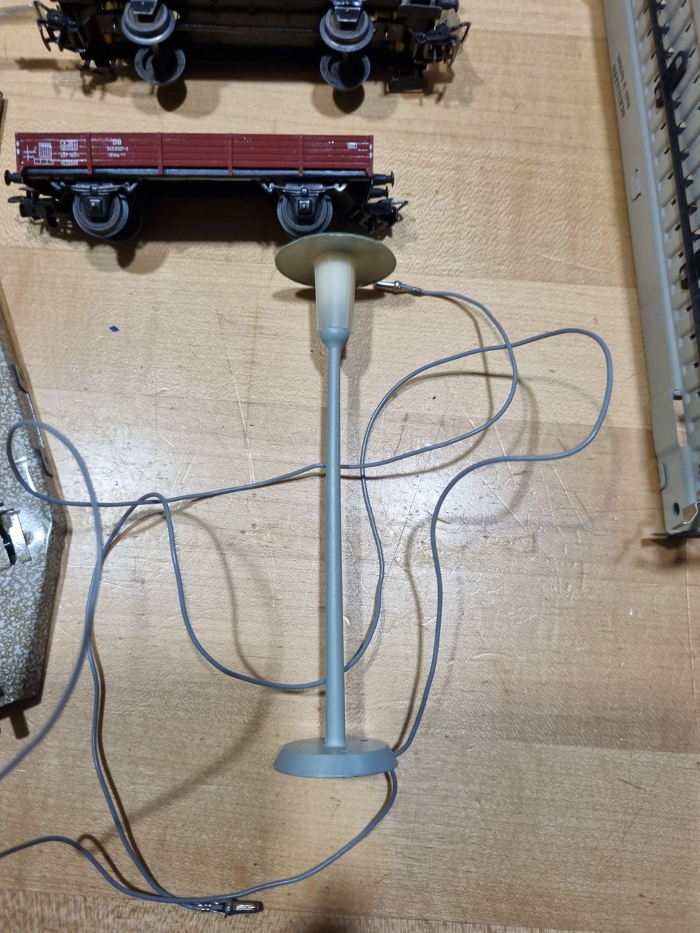 Märklin Modelleisenbahnen: Märklin Eisenbahn H0 alt – Defekt aus Dietikon von  3