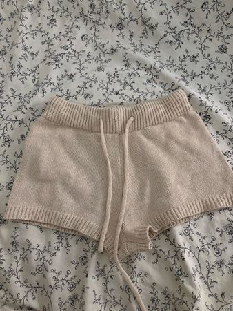 Pantaloncini in maglia beige taglia XS nuovo