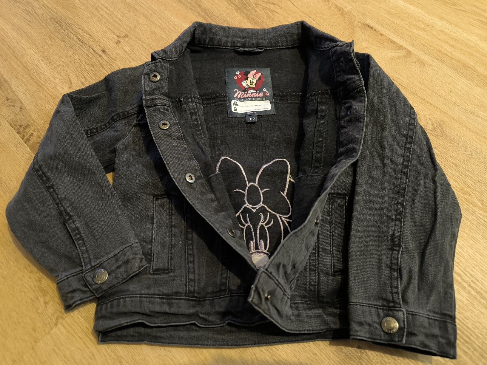 C&A Giacche & Cappotti: Coole Übergangsjacke mit Minnie Mouse, Grösse 110 – Usato da Schaffhausen venduto da izi_6hj8 2
