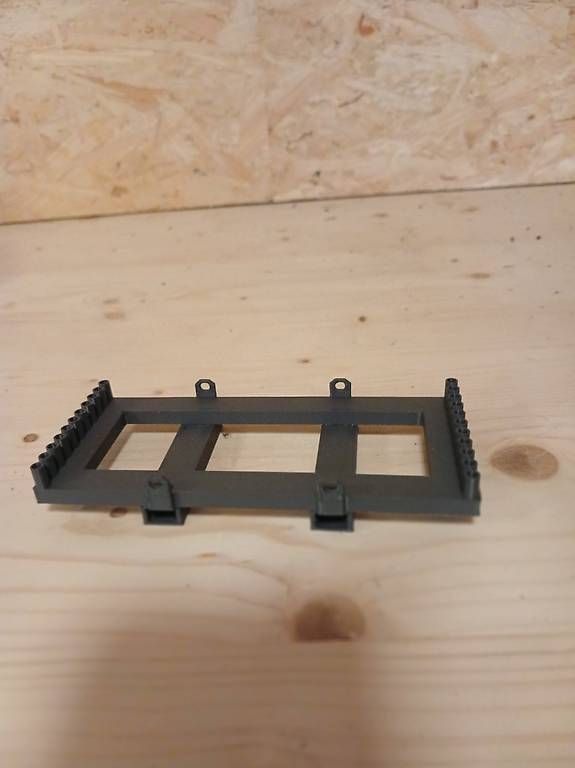 Kits de montage: Absperrung mit sockel 1:14 – D'occasion à Eichberg par luk_6sxq 1