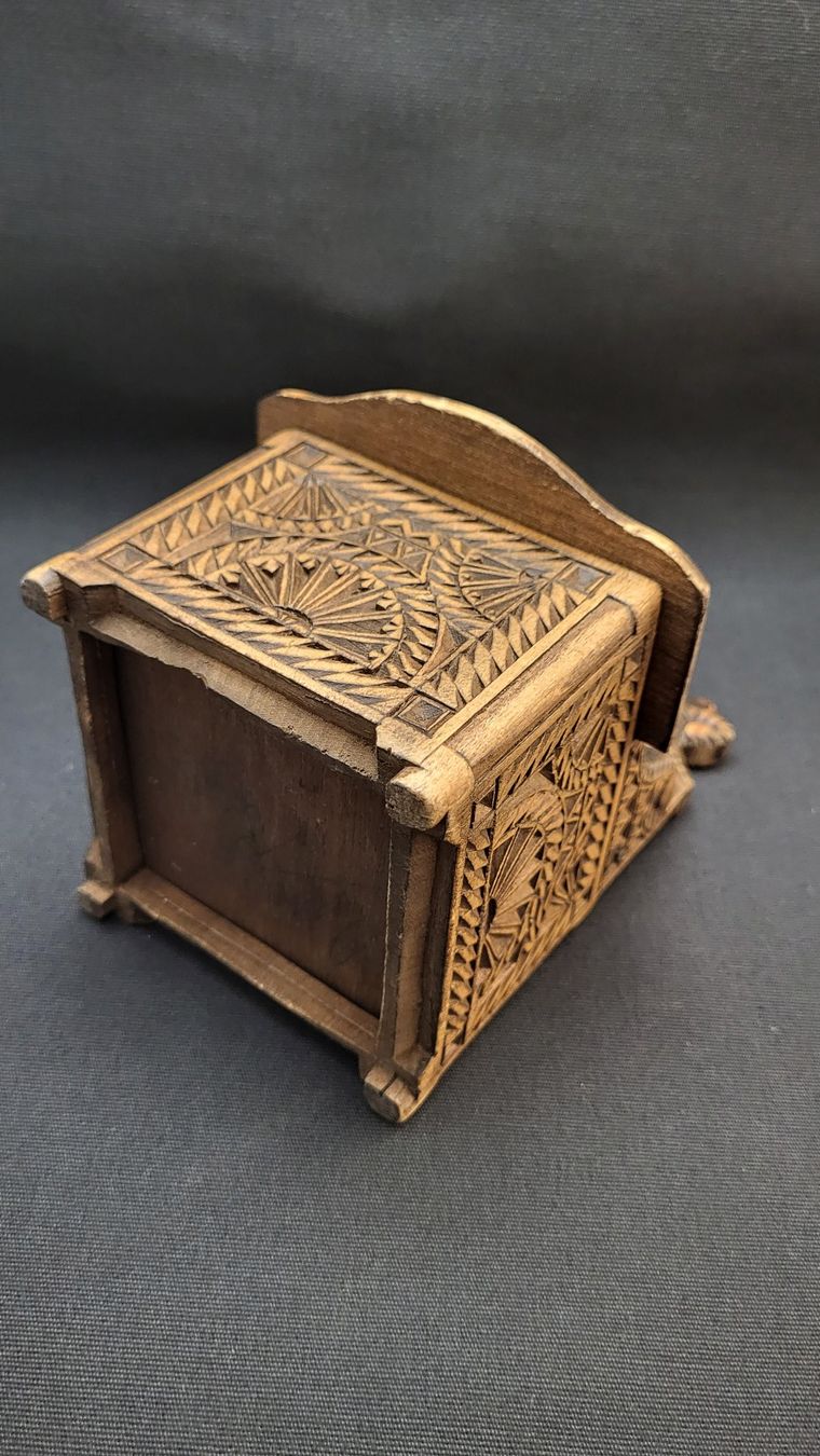 Figurines: Holzschnitzerei Salz-Behälter – D'occasion à Basel par spinne02 7