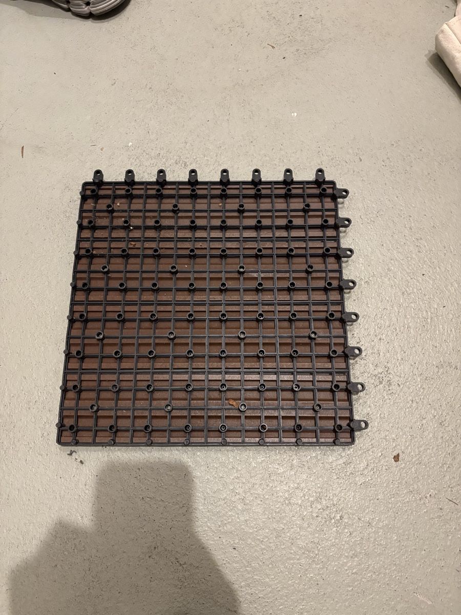 Rivestimenti per pavimenti: Gartec Klickfliessen Marrone 30x30cm – Usato da Hinwil venduto da YoloSwaggot 1