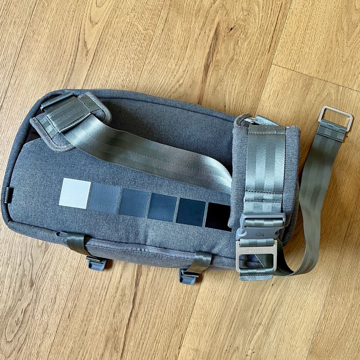 Incase Borse: Incase Sling Fototasche – Nuovo (secondo la descrizione) da Lütisburg venduto da mahee 7