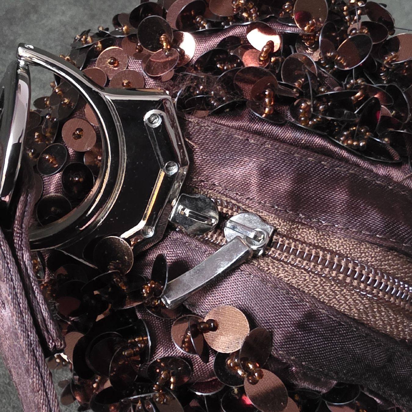 Borse da donna: Wunderschöne Handtasche mit Pailletten, Braun - gebraucht – Usato da Rheinsulz venduto da Gilea 4