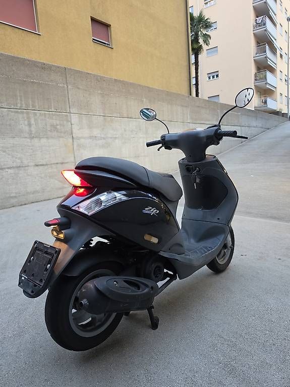Scooter: Piaggio Zip 50 4T targa gialla  – Usato da Viganello venduto da HaniHela 2