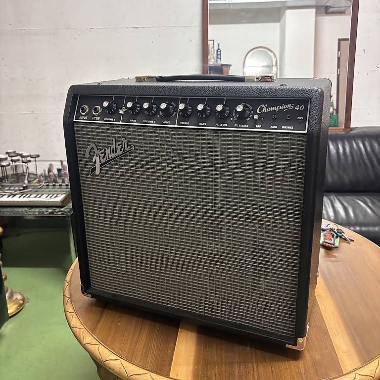 Fender Amplificatori: Fender Champion 40 – Usato da Zürich venduto da and_6pld