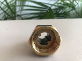 Anschluss- Verschraubung Messing ! 500 Stk. en bloc !