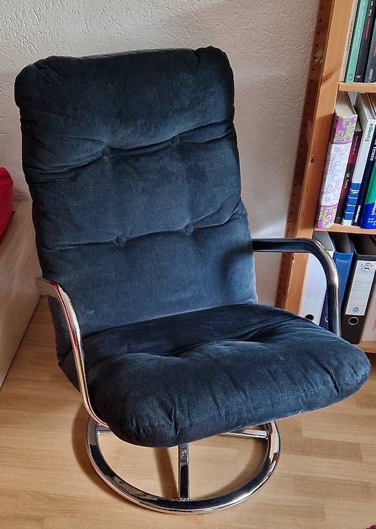 Poltrone: 2 Bürostühle und ein Relaxsessel – Usato da Rotkreuz venduto da winnipet0 1