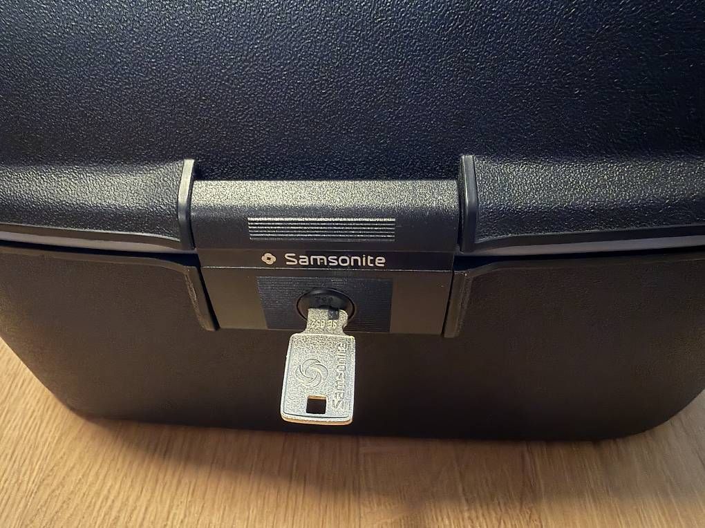 Valigie: Samsonite Vanity Case Rigide Noir NEUF + 2 Clés Origine – Nuovo e nell'imballaggio originale da Fribourg venduto da L.E.Krb 2