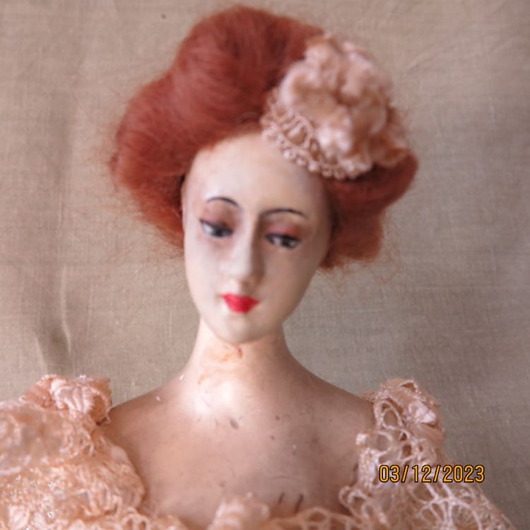 RAYNAL : Poupée tête en carton bouilli, bouche ouverte, yeux à bascule
