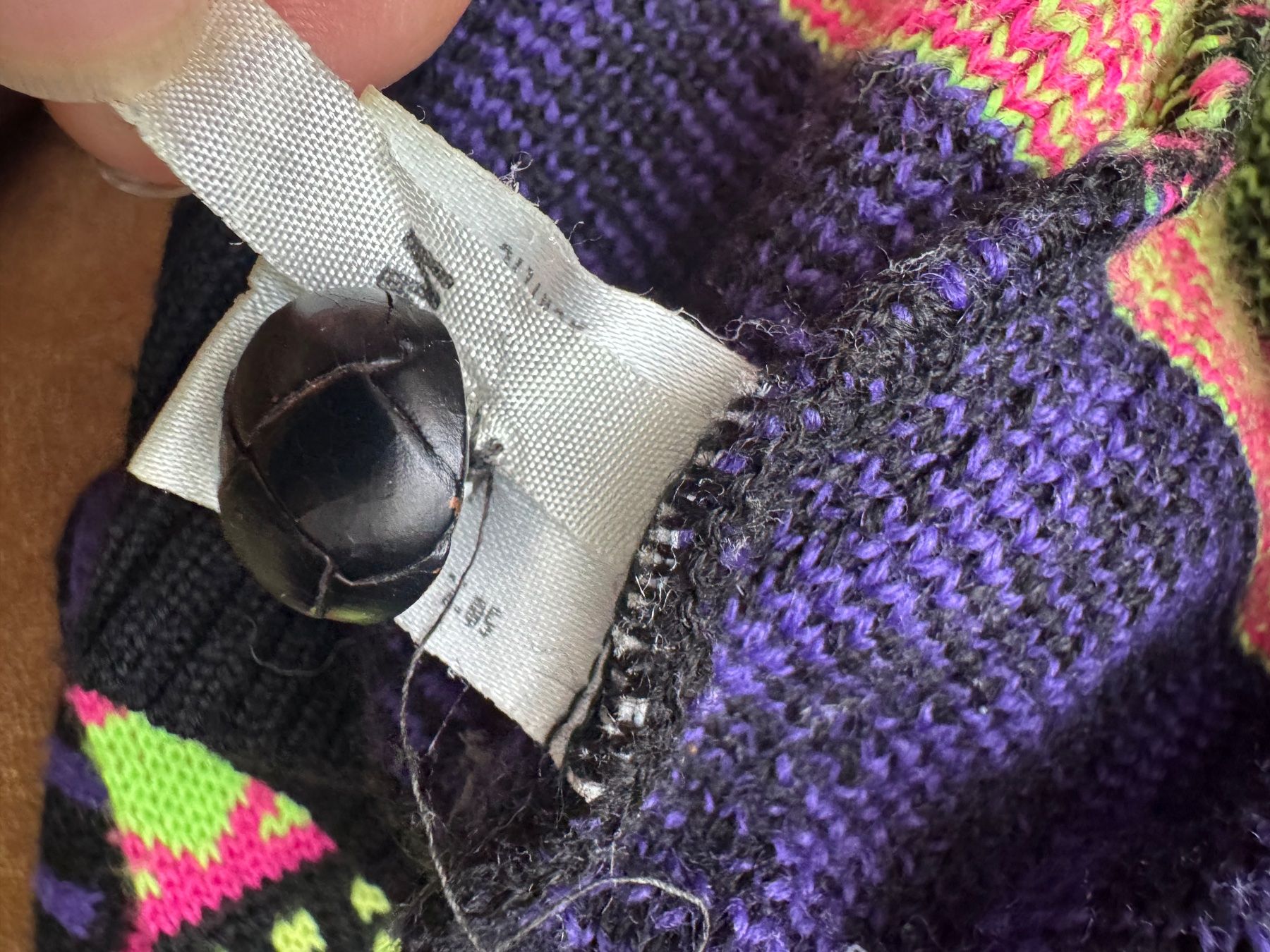Maglioni & Felpe: Vintage Cardigan Strickpullover – Usato da Obfelden venduto da cesarina10 9