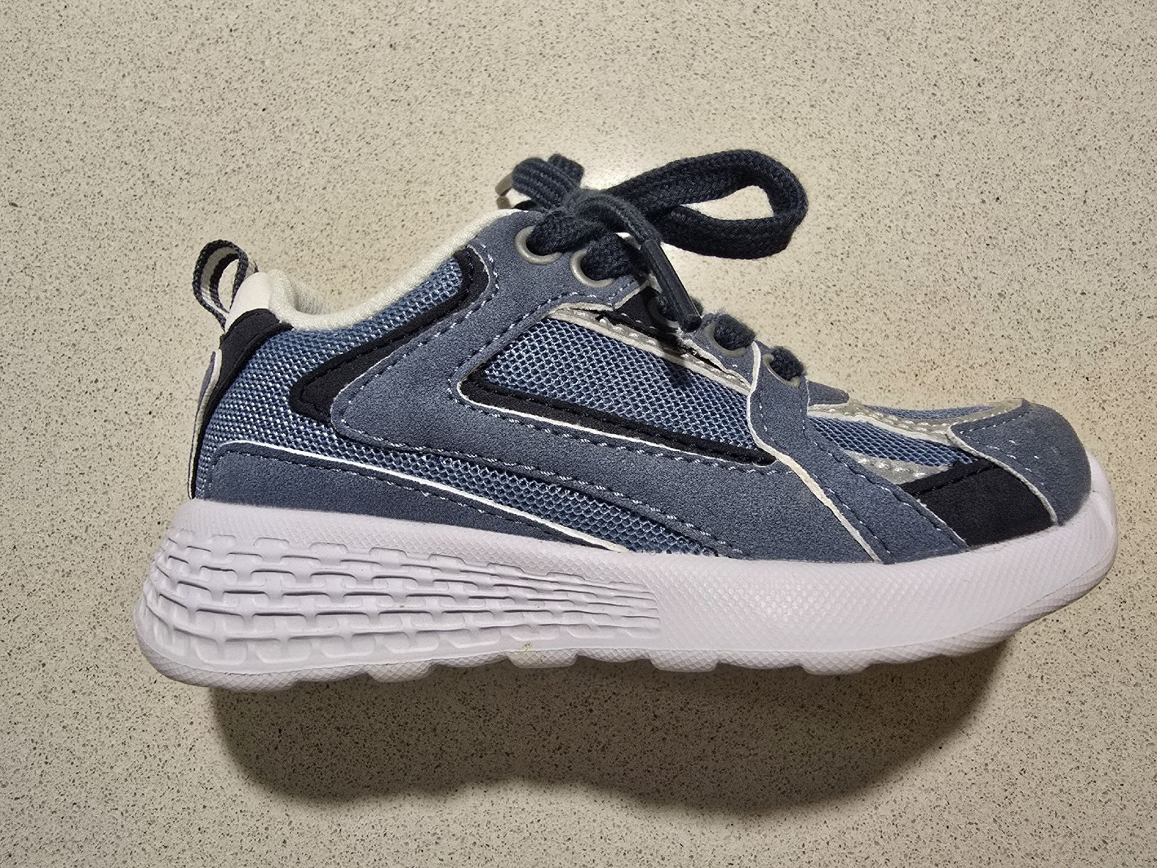 Chaussures garçon: Kinderschuhe Vty blue Grösse 23  – D'occasion à Schenkon par jea_r8yl