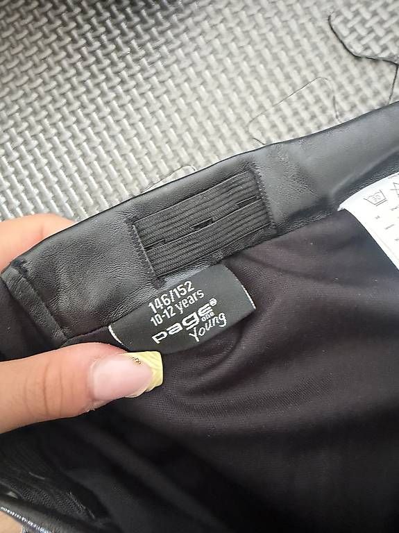 Lotti & Set di vestiti: Shorts und Rock – Usato da Oensingen venduto da luk_6wrk 3