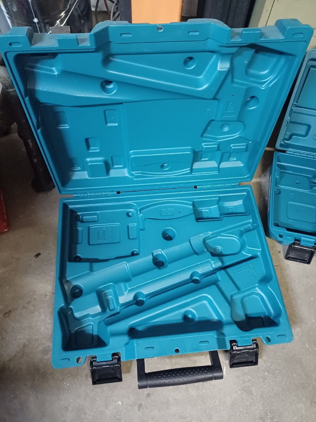 Valigie: 3 Makitakoffer Leer – Usato da Wangenried venduto da Recycler94 7