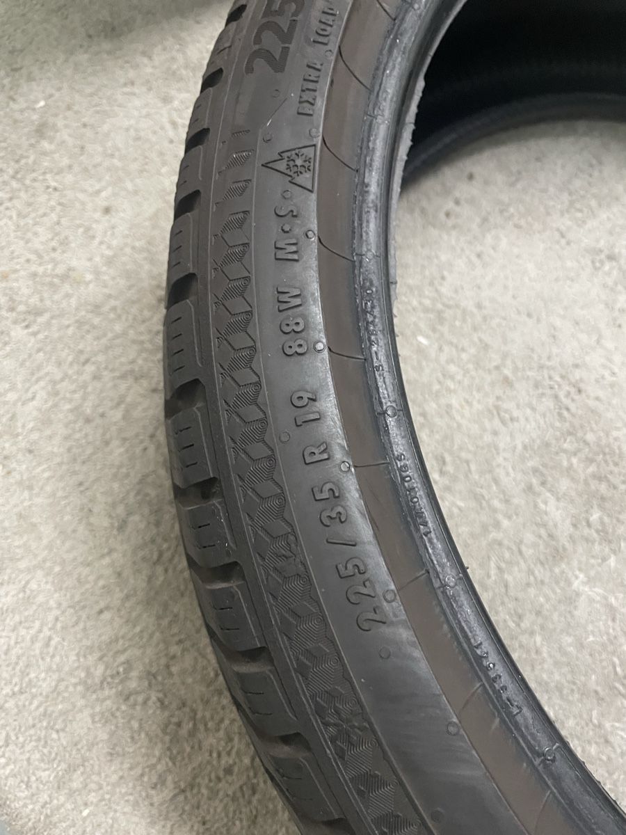Pneumatici & Ruote complete: 2x Continental Winterpneu 225/35R19 – Usato da Sirnach venduto da MotionModular 4