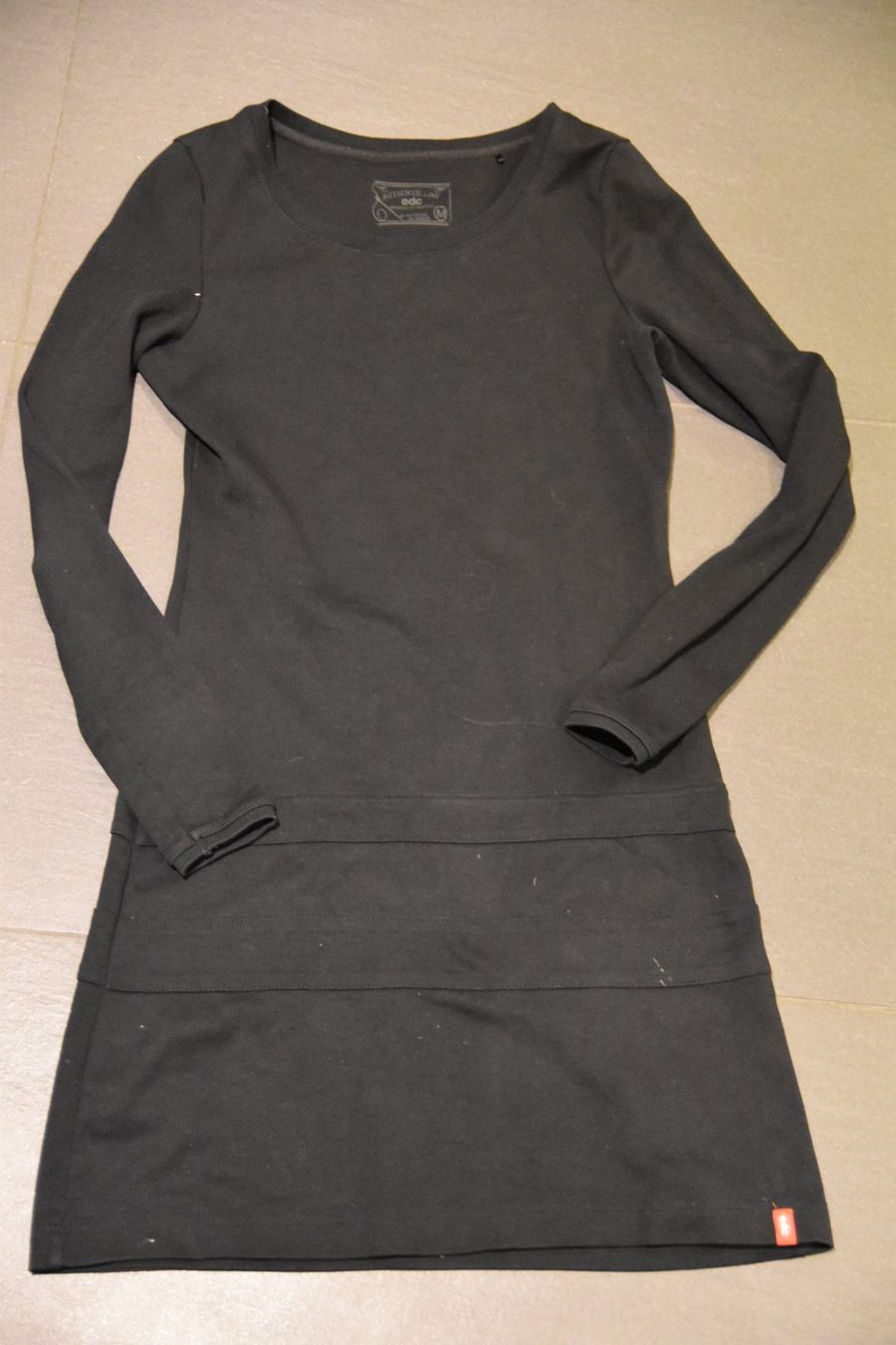 Esprit Vestiti: Schwarzes Langarmkleid Gr. M Esprit Edc – Usato da Brittnau venduto da Norge77