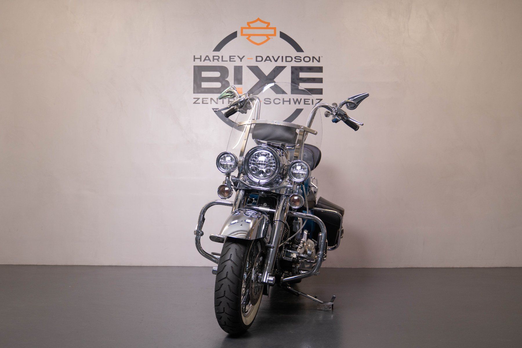 Harley-Davidson Touring: Harley-Davidson Road King Classic – Usato da Hünenberg venduto da Maxim369 1