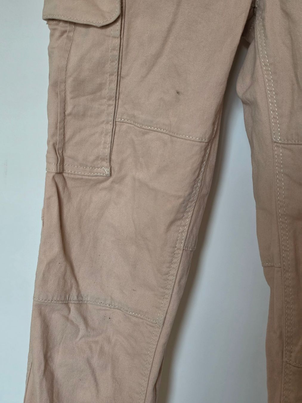 H&M Pantaloni: Cargohose beige Gr. 140 – Usato da Zürich venduto da Londonista 3