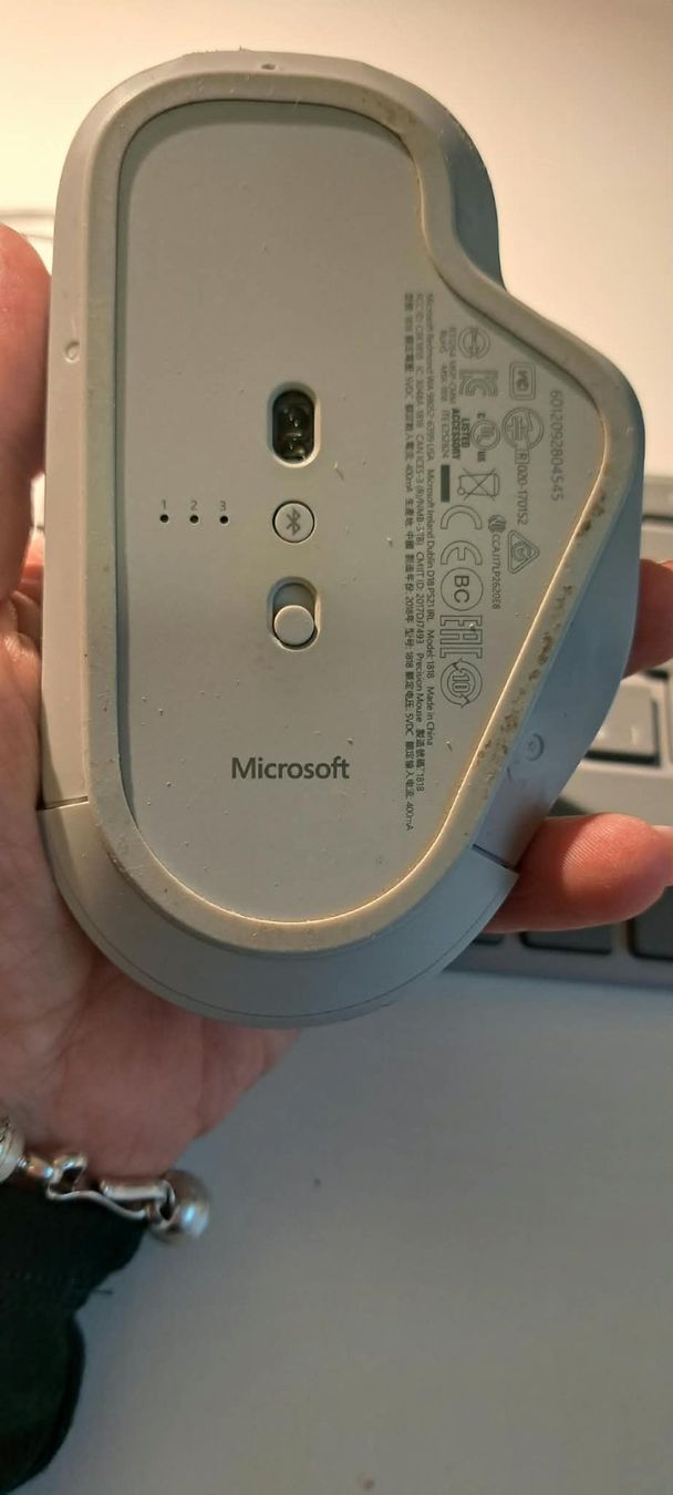 Microsoft Tastiere: Microsoft Surface Keyboard (1. Generation) inkl. Maus, Kabel – Usato da Herznach venduto da Waveriderin 6