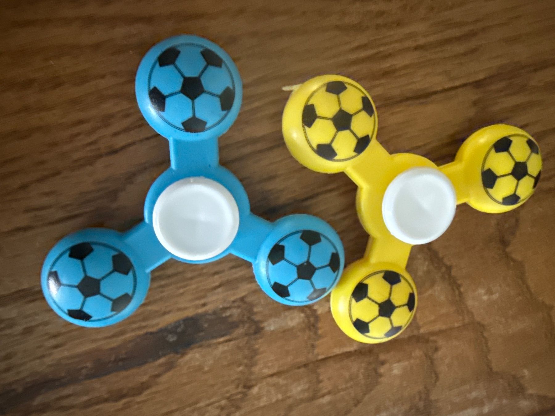 Giocattoli: 2x Fidget-Spinner: sensorisches Stressabbau Drehspielzeug – Nuovo (secondo la descrizione) da Teufenthal AG venduto da MeineSchatztruhe