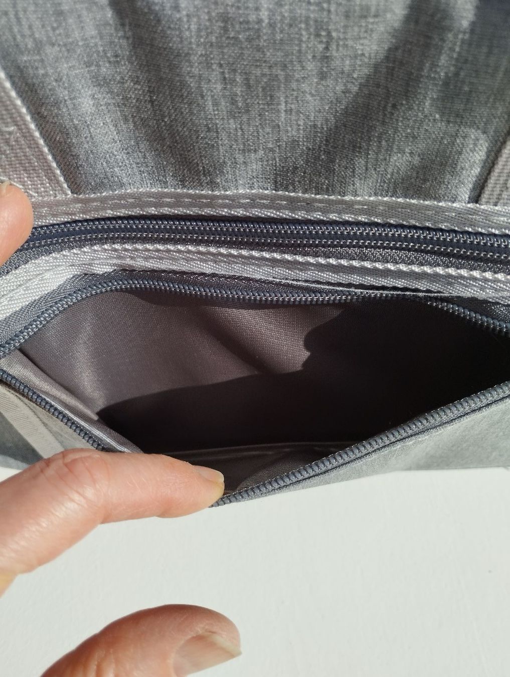 Taschen: Graue Laptoptasche, neu, praktisches Design! – Neu und originalverpackt aus Ostermundigen von Dinge1 8