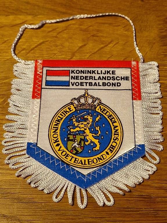 Fahnen: Fussball-Wimpel Nederland – Gebraucht aus Villars-sur-Glâne von Mark_988