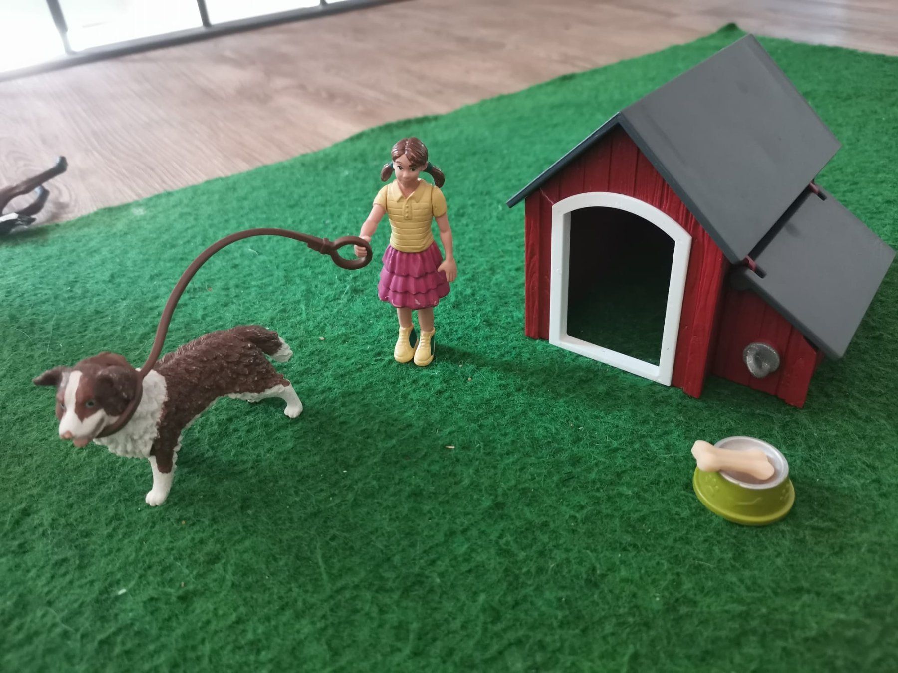 Schleich Giocattoli: Schleich Hundehütte – Usato da Beinwil am See venduto da limaalpha1986 1