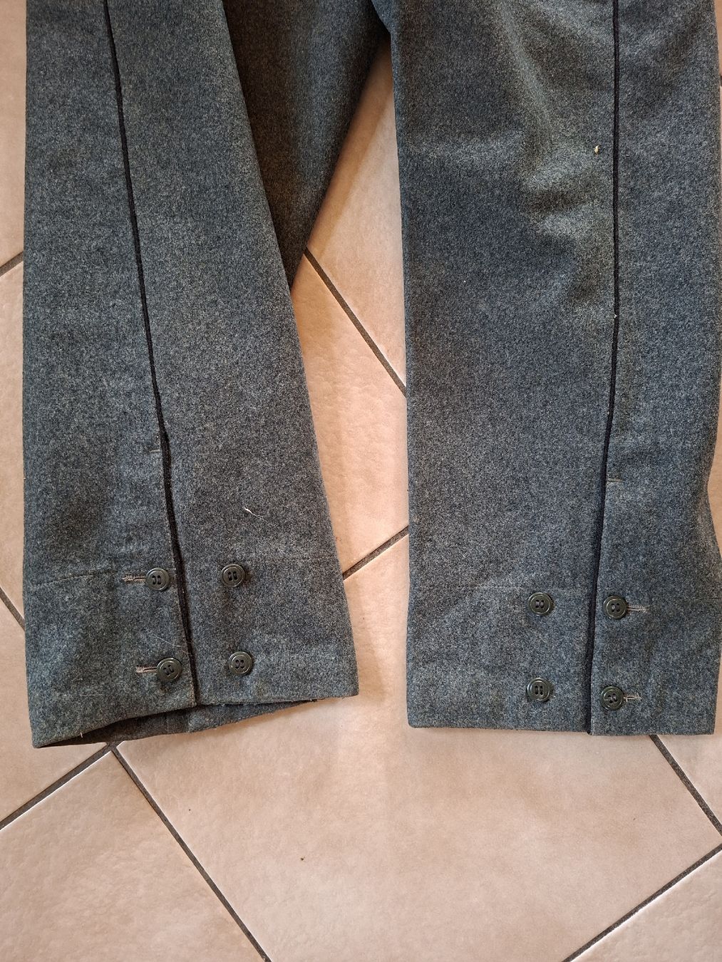 Schweizer Armee Uniformi: Schweizer Armee Militär Uniform  – Usato da Schwanden Sigrisw venduto da len_9yqg 7