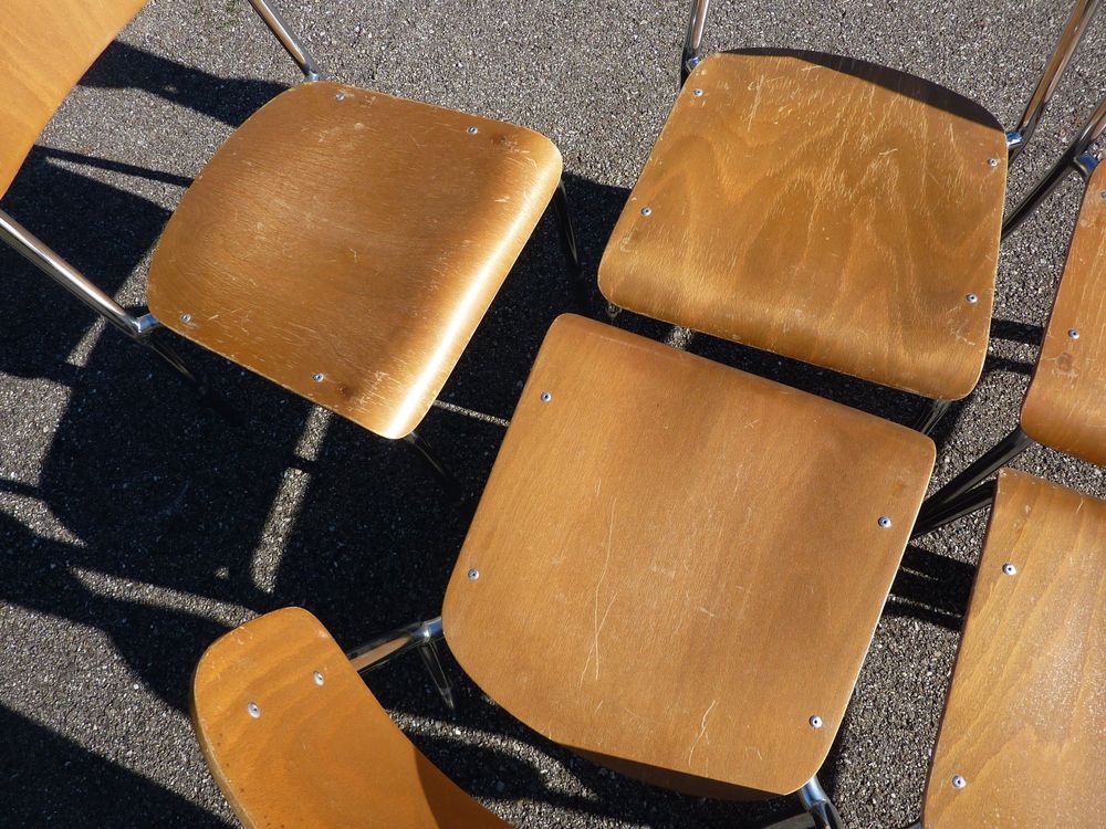 7 Stühle Holzstühle Stapelstühle Seminarstühle stapelbar 3