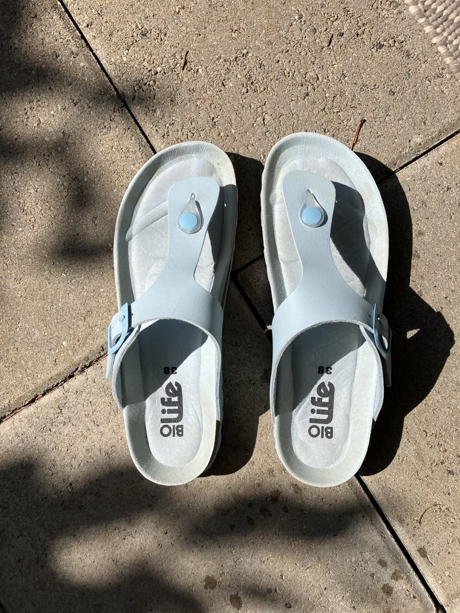 Scarpe da donna: Sandalen Typ Gizeh Bio Life hellblau Gr 38 – Usato da Stäfa venduto da ummroxana