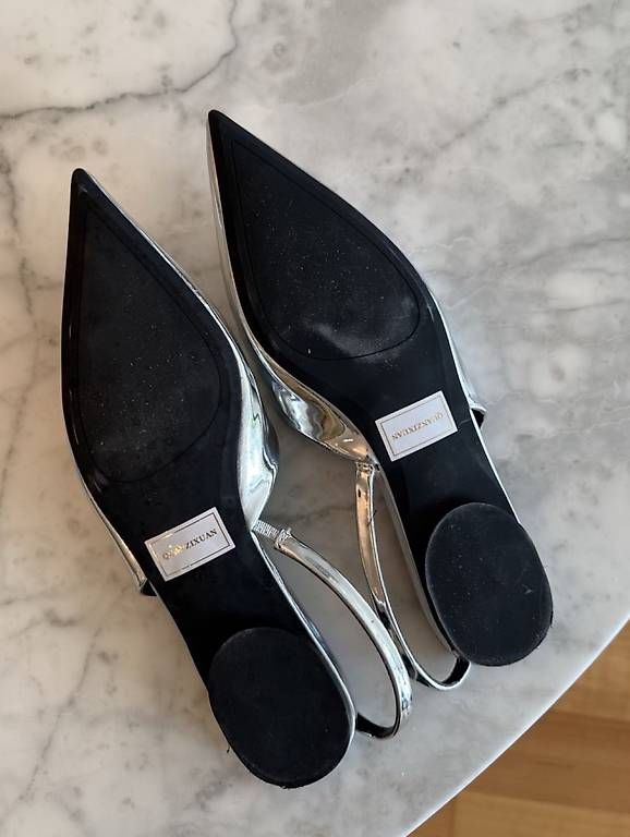 Damenschuhe: Silberne Slingpumps, Gr. 41/42 – Gebraucht aus Dietlikon von lizz.yy 1