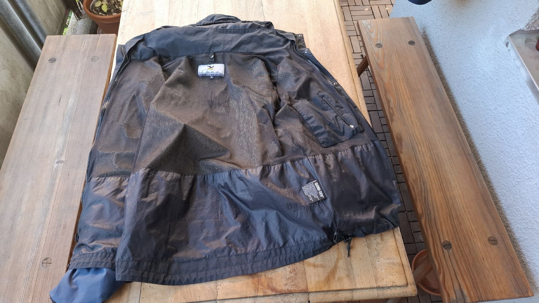 Salewa Jacken: Salewa Jacke GoreTex XL – Gebraucht aus Zürich von witike