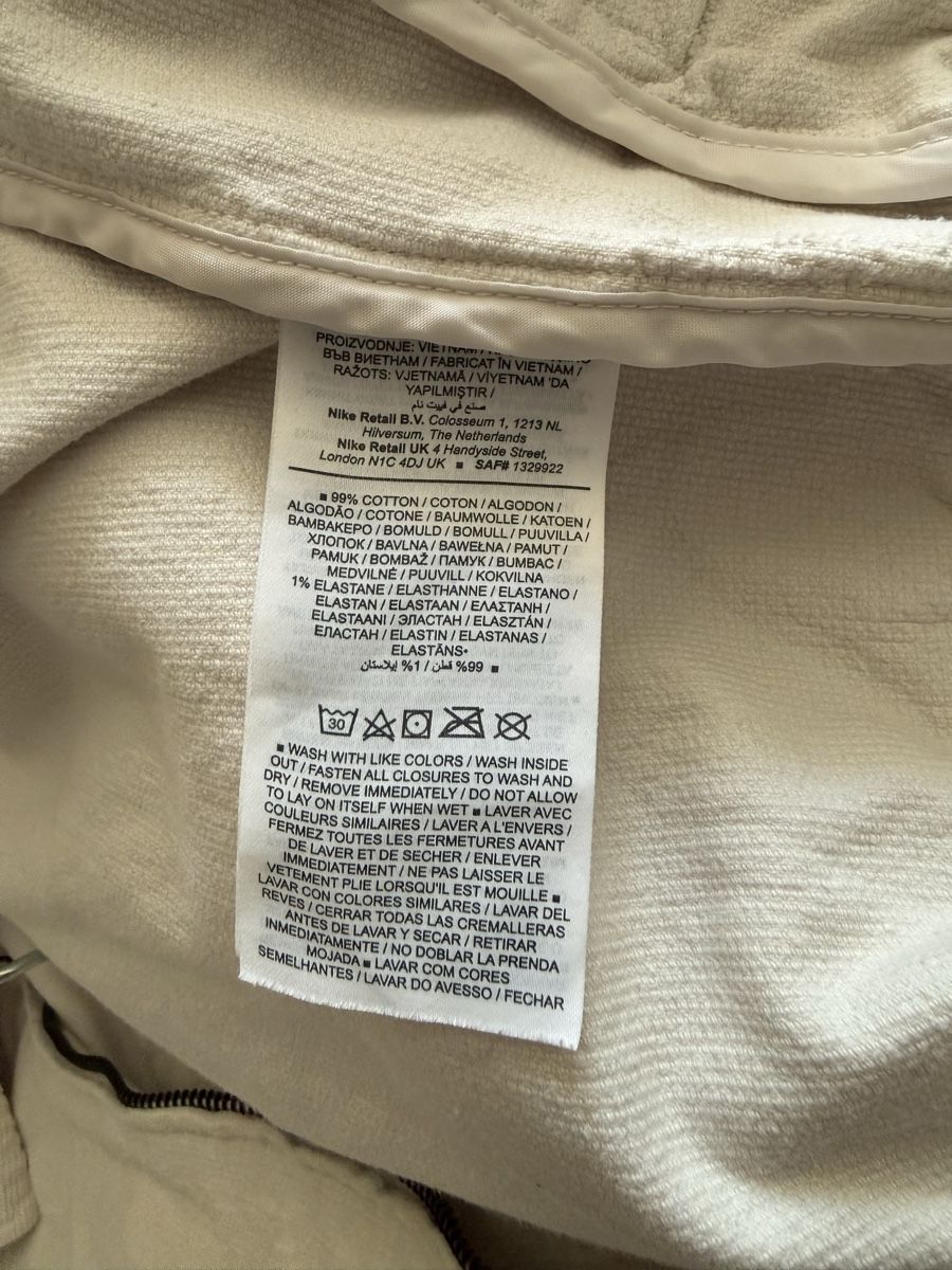 Nike Giacche: Nike Vintage Jacke – Usato da Hombrechtikon venduto da bau_vw5t 2