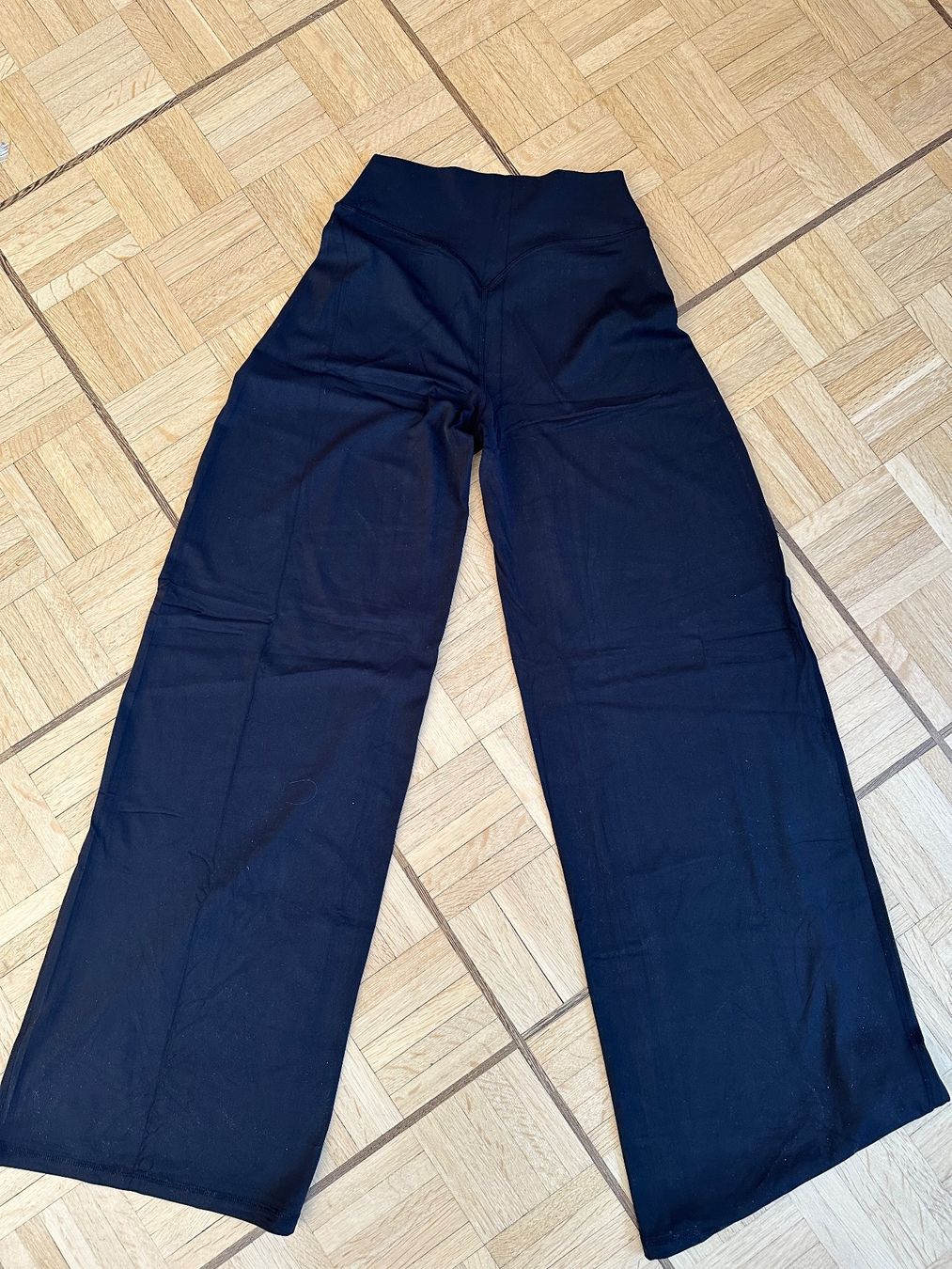 Leggings: Yeoreo Eddiy Straight Leggings – Neu und originalverpackt aus Zuoz von nina.ma 1