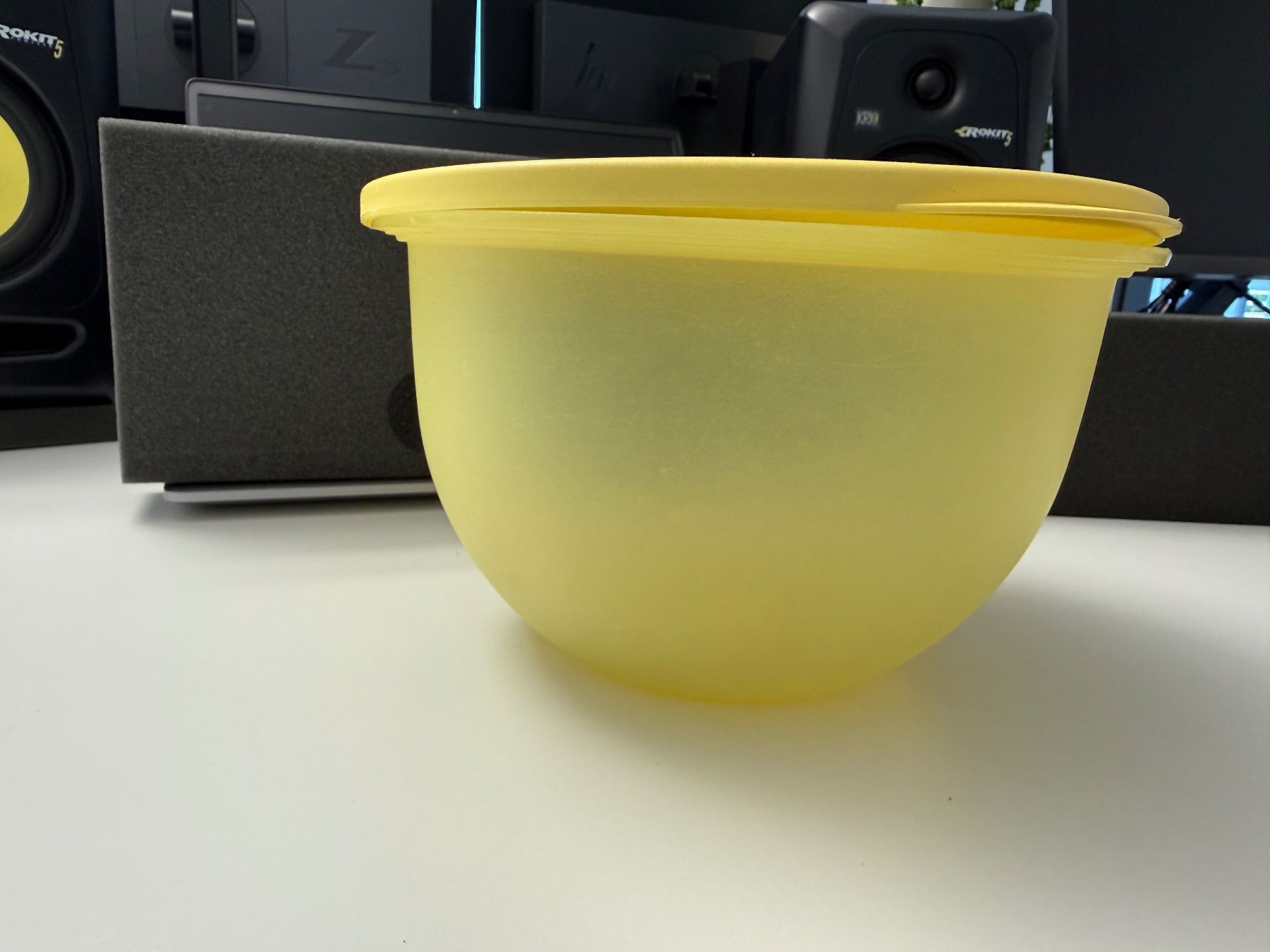Ciotole: Tupperware Schüssel/Becken mit Deckel – Usato da Jonschwil venduto da sutfra12