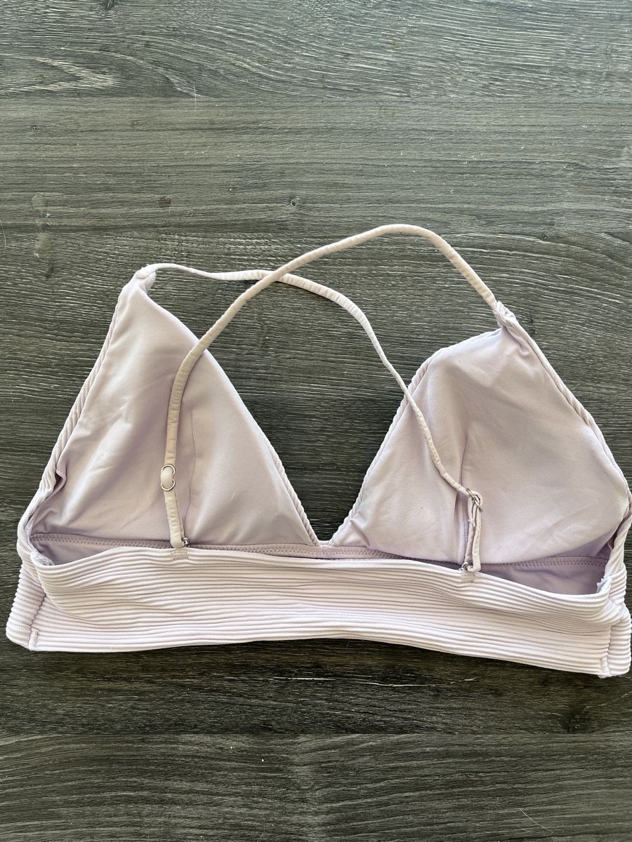 H&M Badekleider & Bikinis: Bikini Oberteil lila  – Gebraucht aus Allschwil von MaloseS08 1