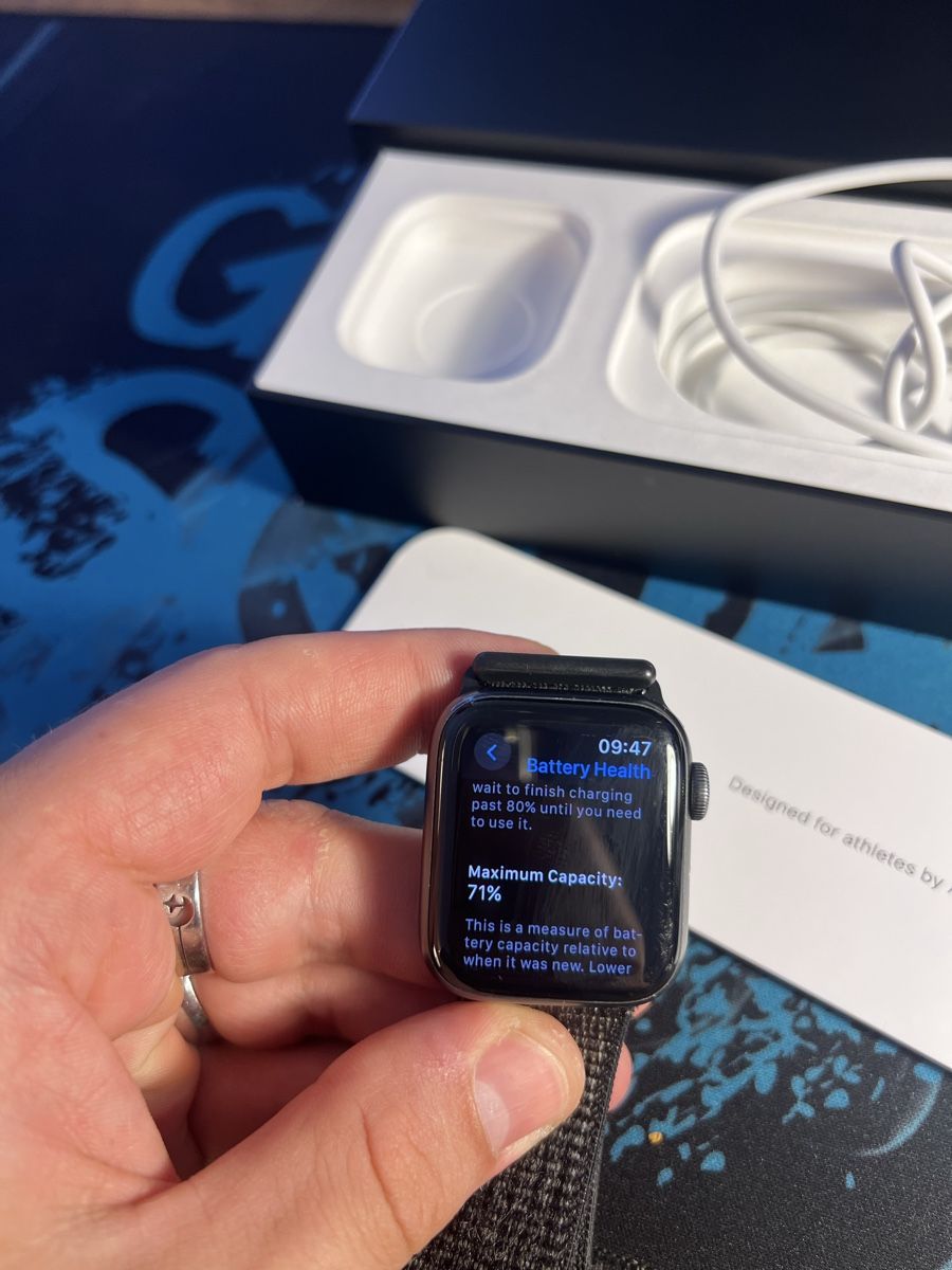 Apple Smartwatch: Apple Watch SE 40mm LTE – Gebraucht aus Wädenswil von dai_2bcv 3