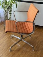 Chaise de bureau Vitra EA 108 pivotante
