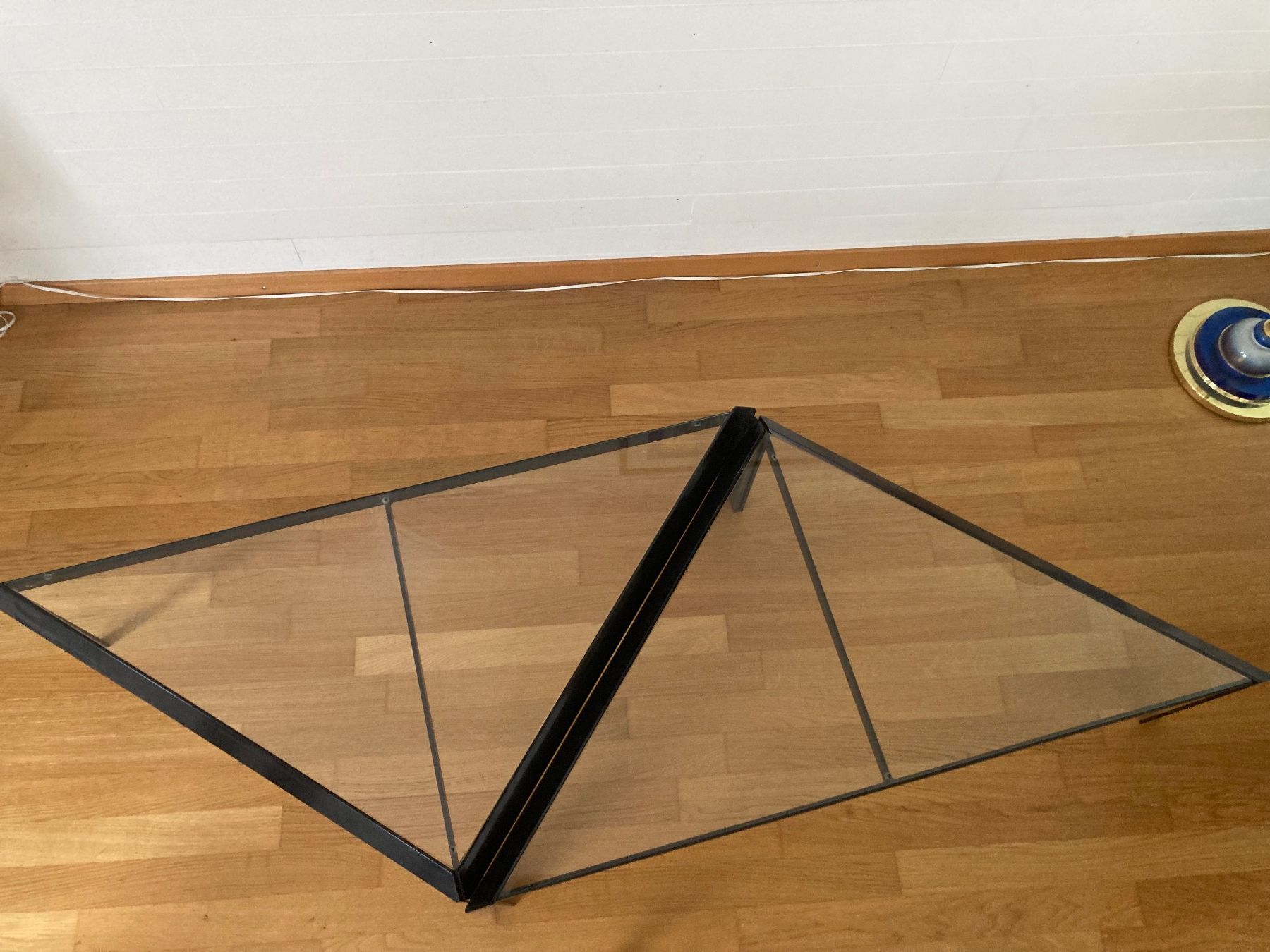 Tavoli: Salontisch mit Glasplatte, Metallgestell schwarz – Usato da Ebikon venduto da moro55 1