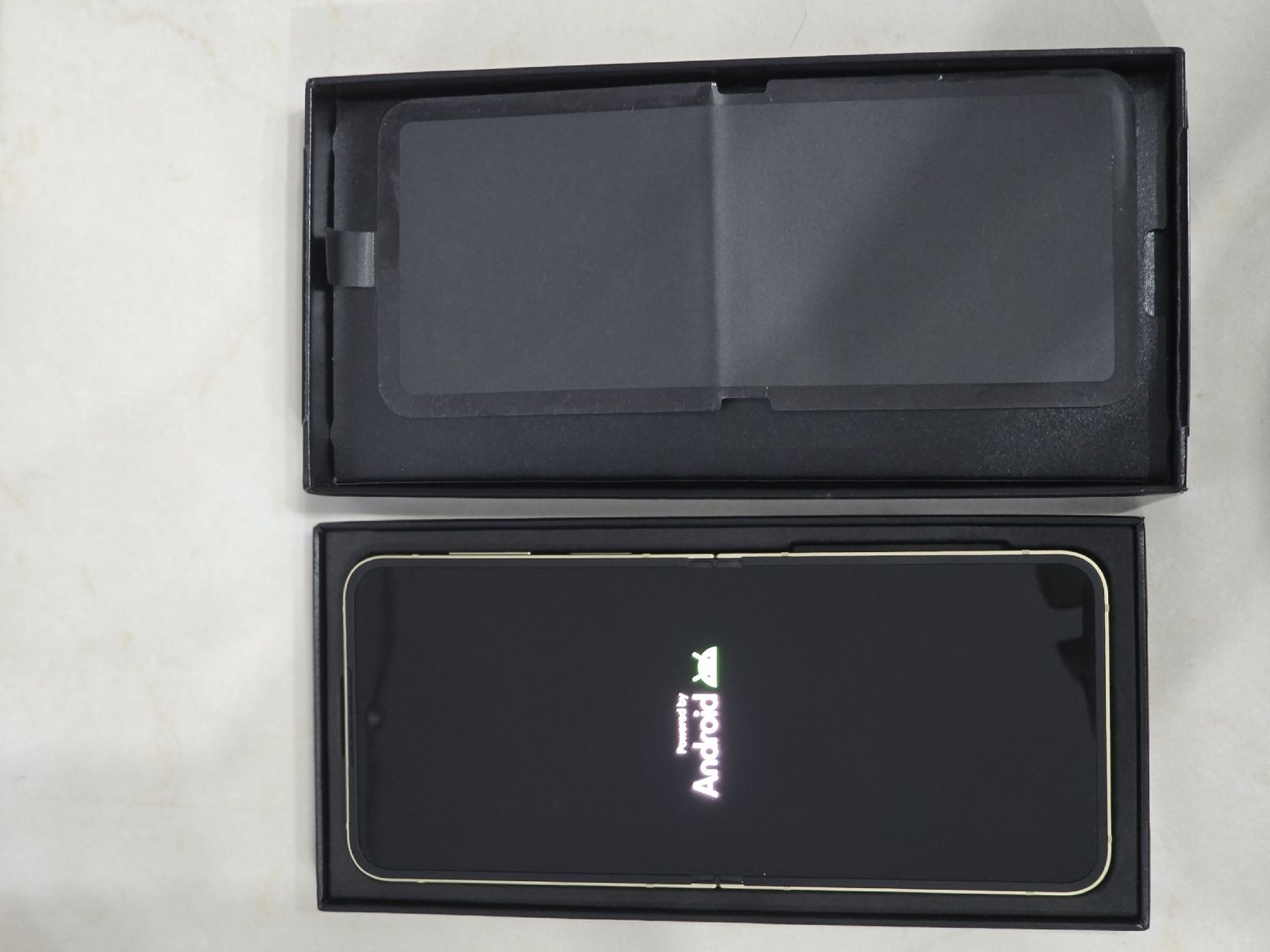 Samsung Handys / Smartphones: Samsung Z Flip 6 – Neu und originalverpackt aus Formangueires von fab_q6h8 4