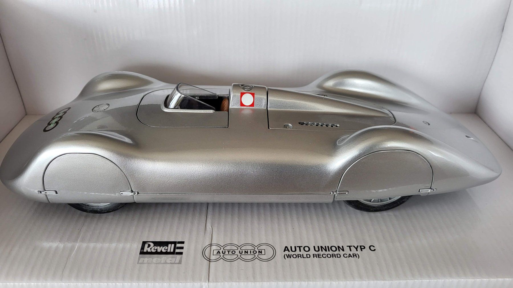 Revell Modellini d'auto: Auto Union Typ C 1:18 Revell – Usato da Rothrist venduto da Juana5