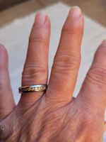 Edelstahlring mit Kristallen