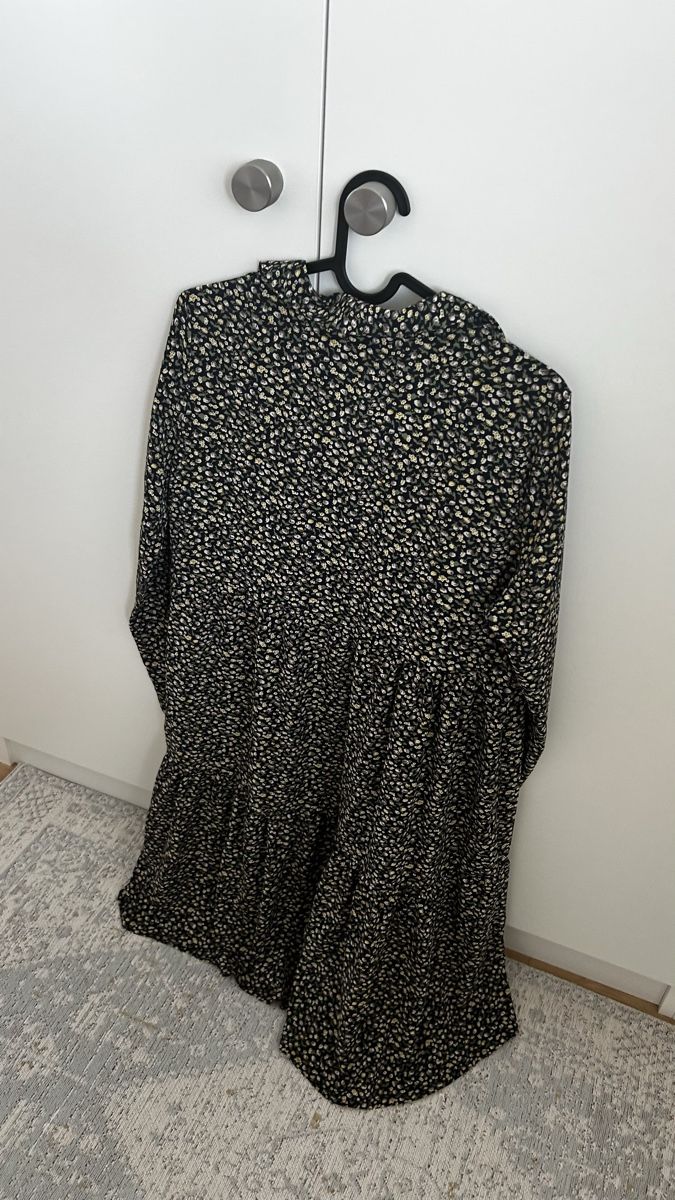 Robes: Kleid Jacqueline de Yong, Blumenmuster, Grösse 34  – D'occasion à Neuenkirch par Bettinaverena 2