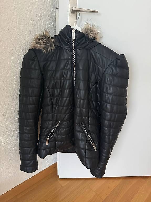Giacche: Kunstlederjacke Morgan Grösse 38 – Usato da Pfäffikon SZ venduto da Melanie335 1
