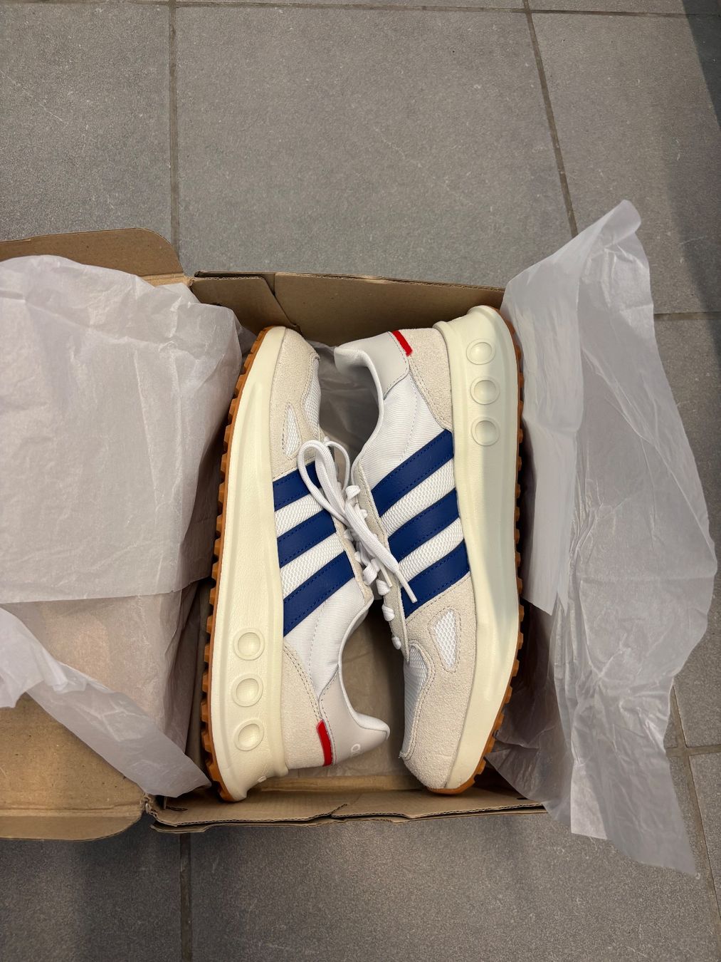 Adidas Herrenschuhe: Adidas Sneakers – Neu und originalverpackt aus Zürich von mc__2kll 1